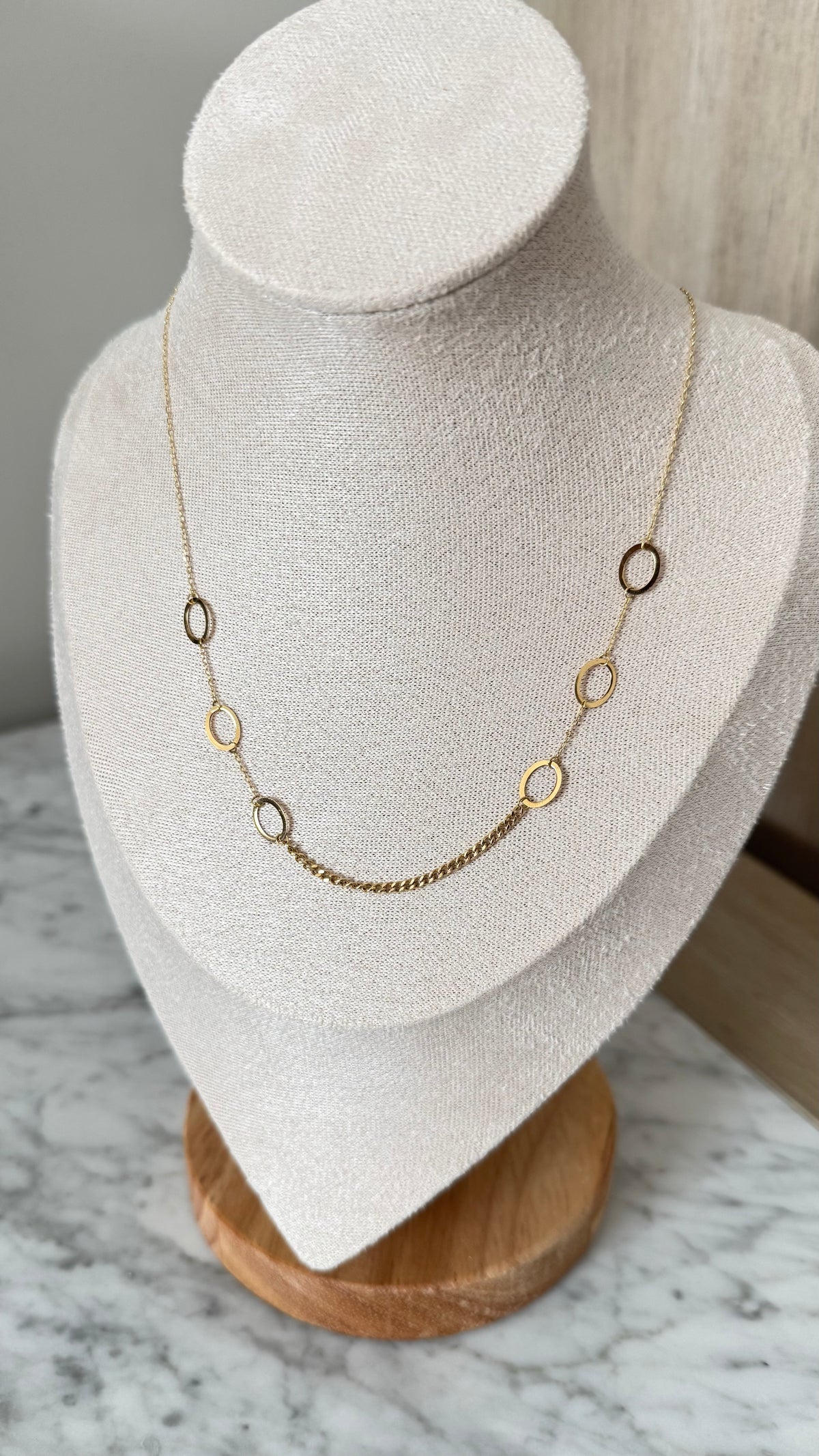 Elegant Geometric Gold Necklace